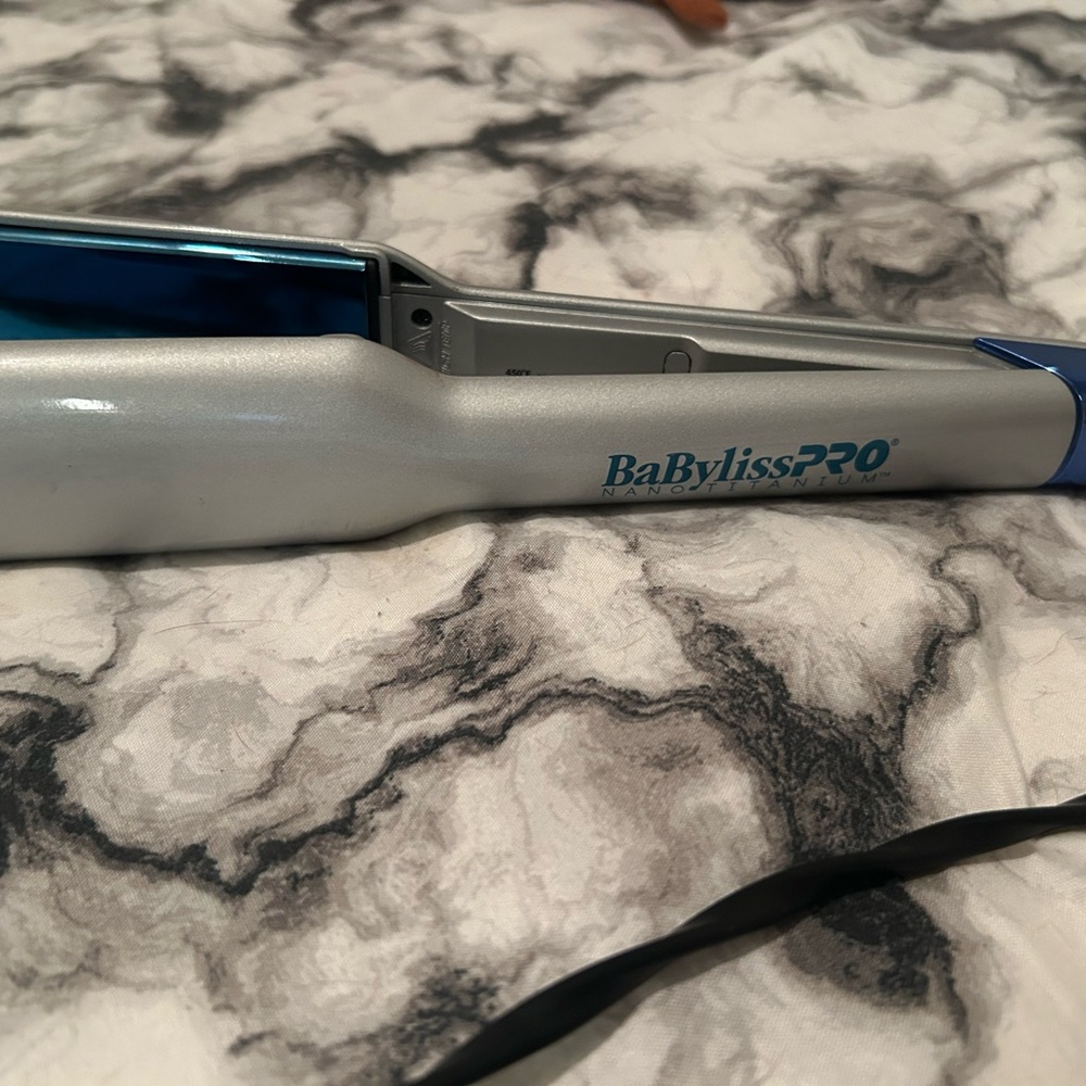 BaBylissPRO Nano Titanium Flat Iron